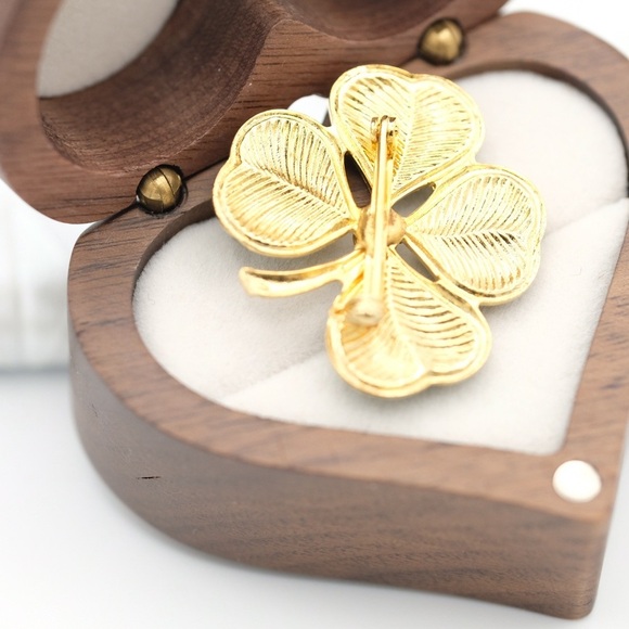 Enamel Shamrock Brooch Lucky 4 Leaf Clover 🍀 🙌🏻✨⏰💭🤝⌛️ - Picture 7 of 9